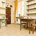 Апартаменты Aaa Old Town Ii *